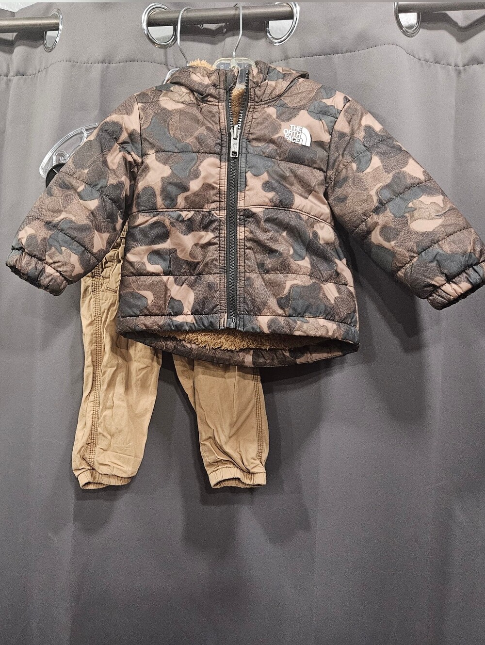 North Face Kids Camo Puffer Jacket with Hood Reversable Fleece Lined 18-24 Mo